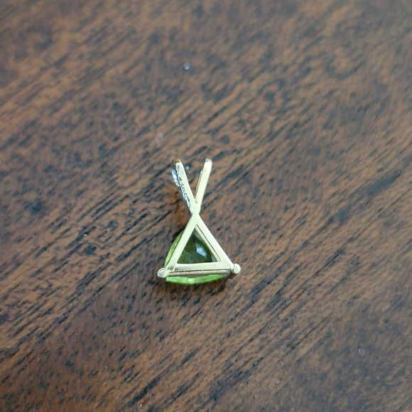 Peridot Pendant / set in gold - Picture 4 of 10